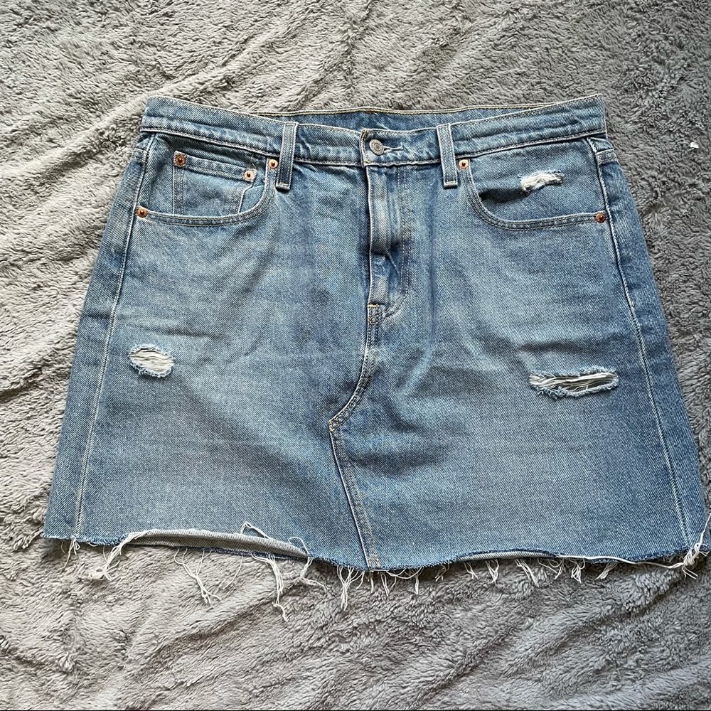 NWOT 100% cotton Levi’s jean skirt